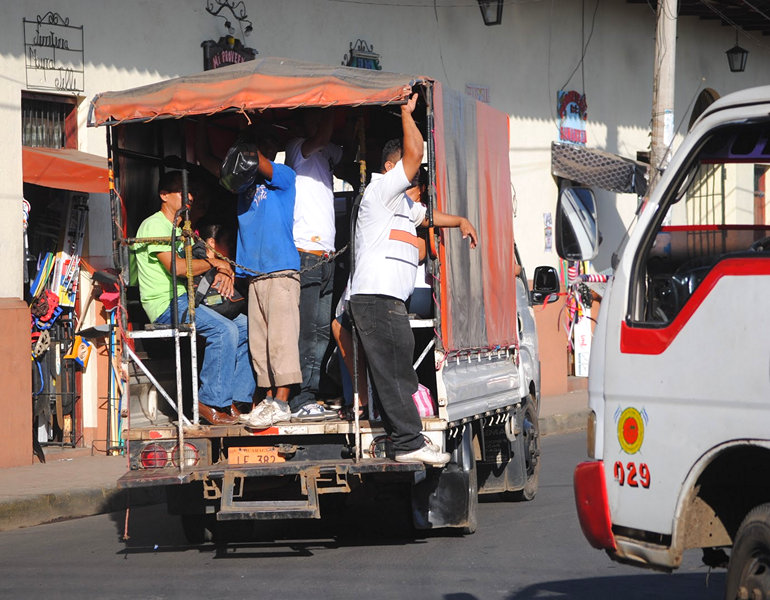 Como moverse en Leon Nicaragua en camioneta