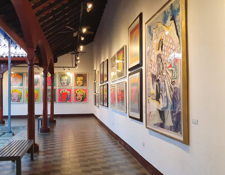 Sala de exposición del Centro de Arte de la Fundación Ortiz Gurdián en León, Nicaragua